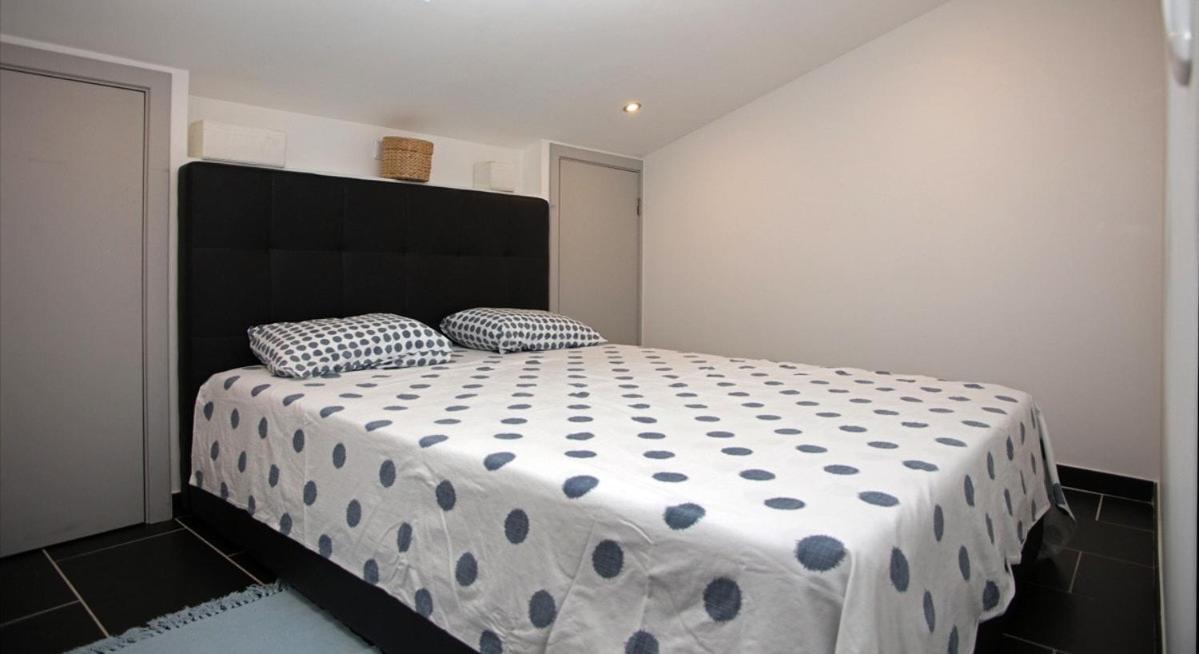 Geneve Old Town Apartment *