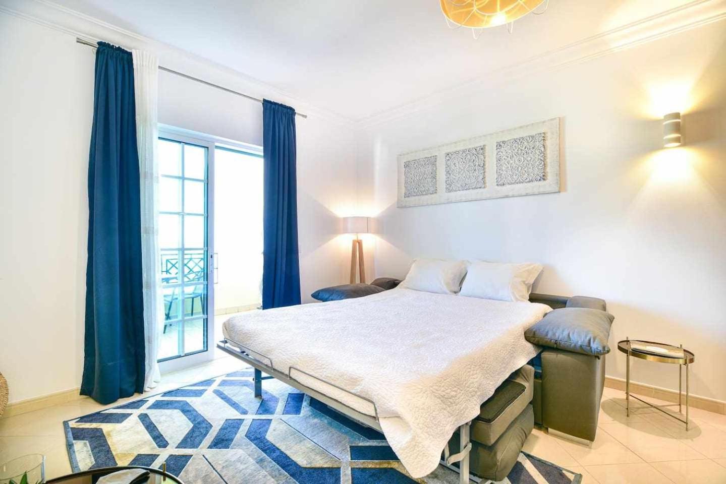 Apartment L14 By Mtphomes