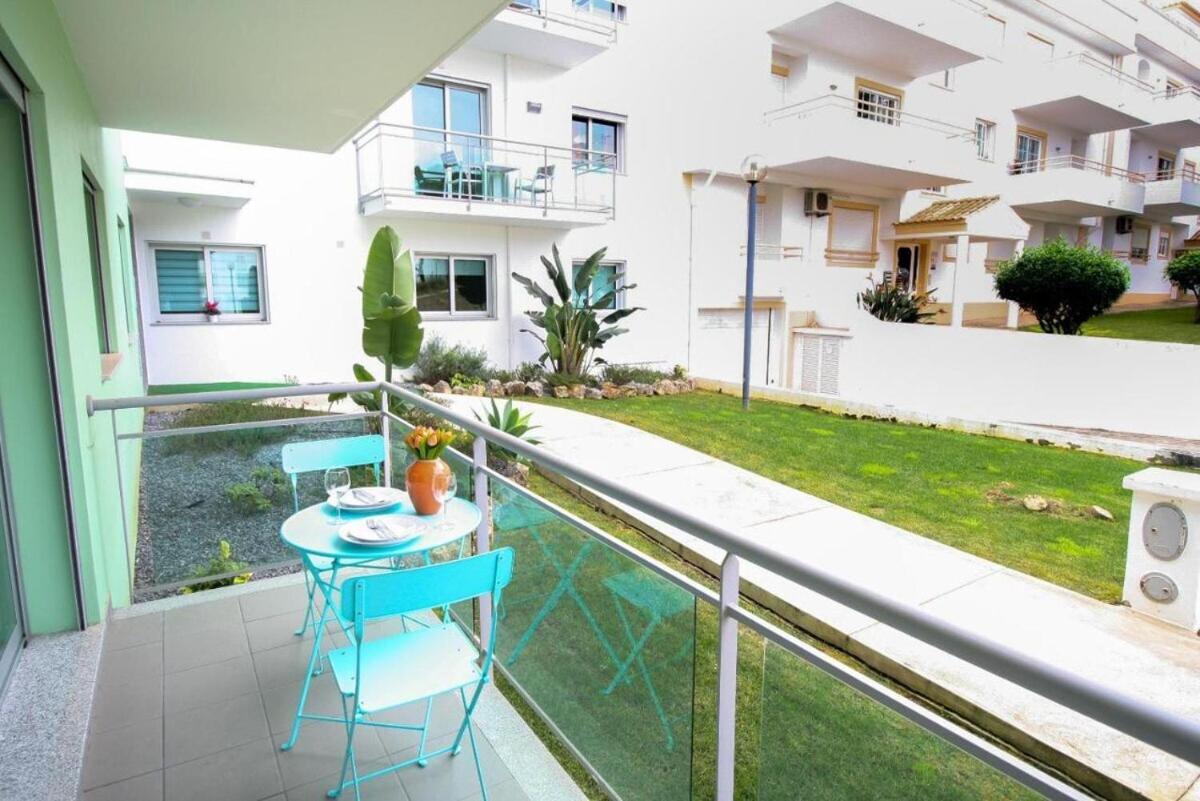 2 Bed With Roof Pool, Close To Falesia At10 Apartment