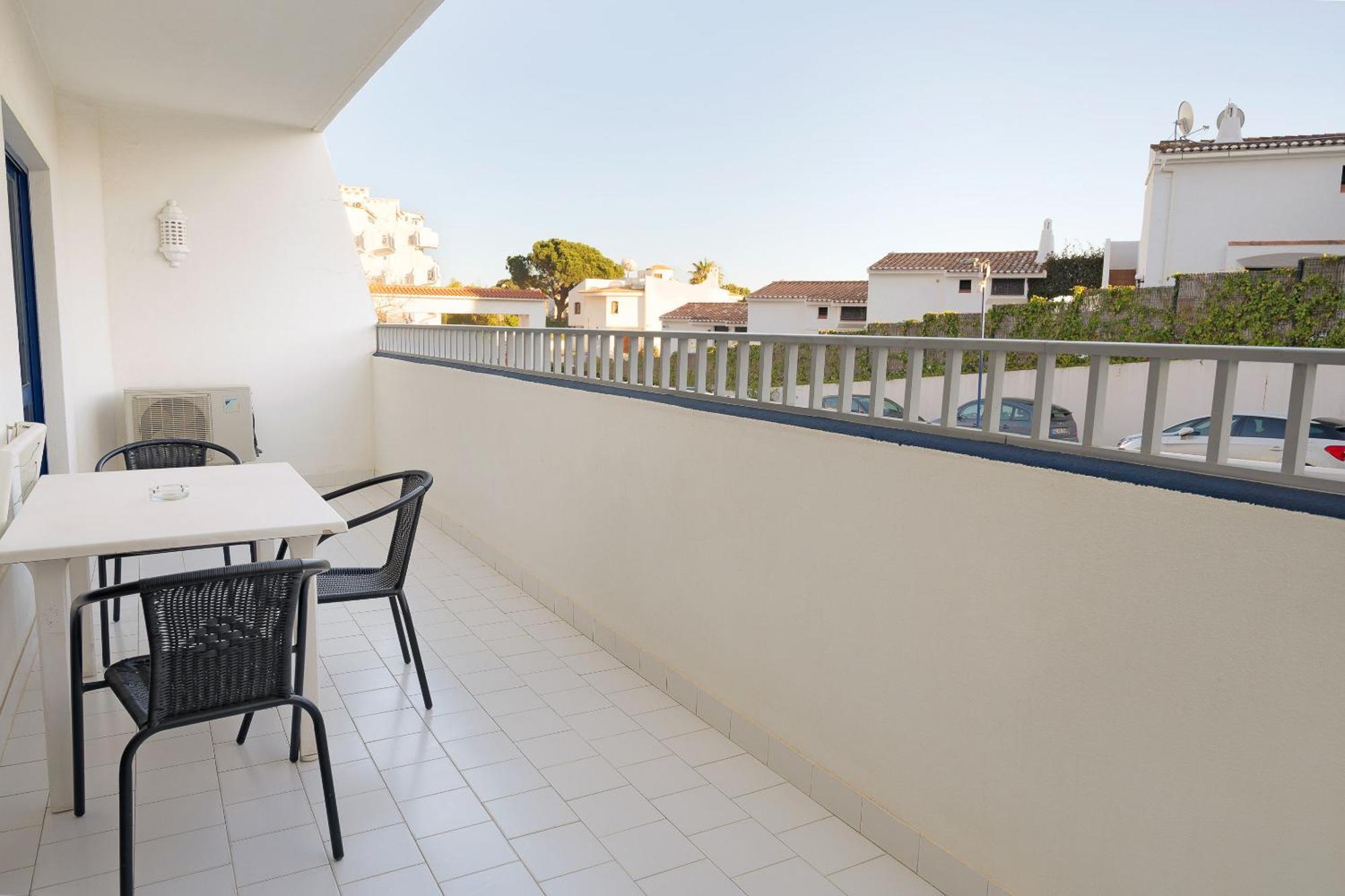 Aparthotel Grand Muthu Oura View Beach Club 5*