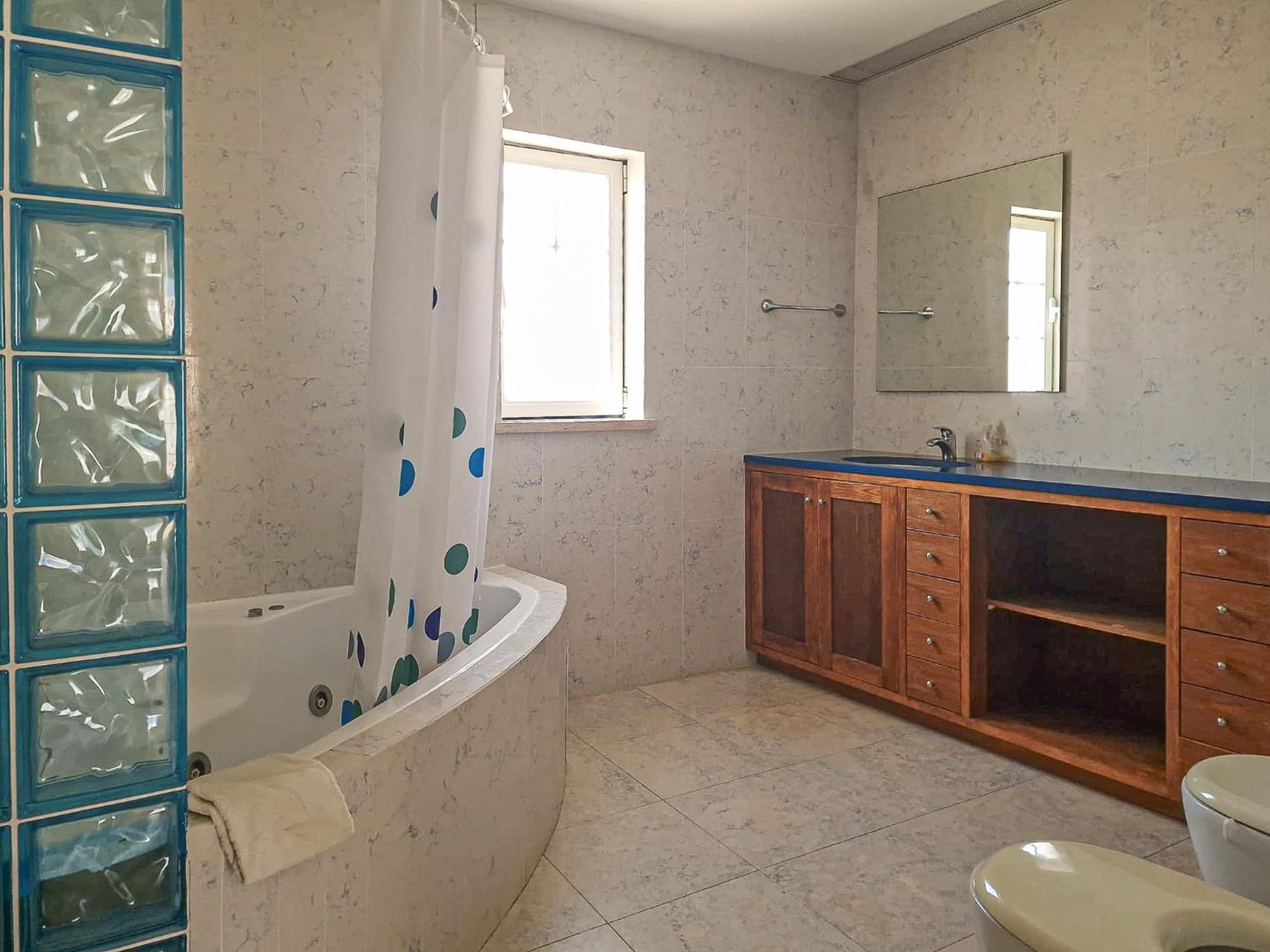 Mar Ali - Jacuzzi - 400m From The - By Bedzy Villa *