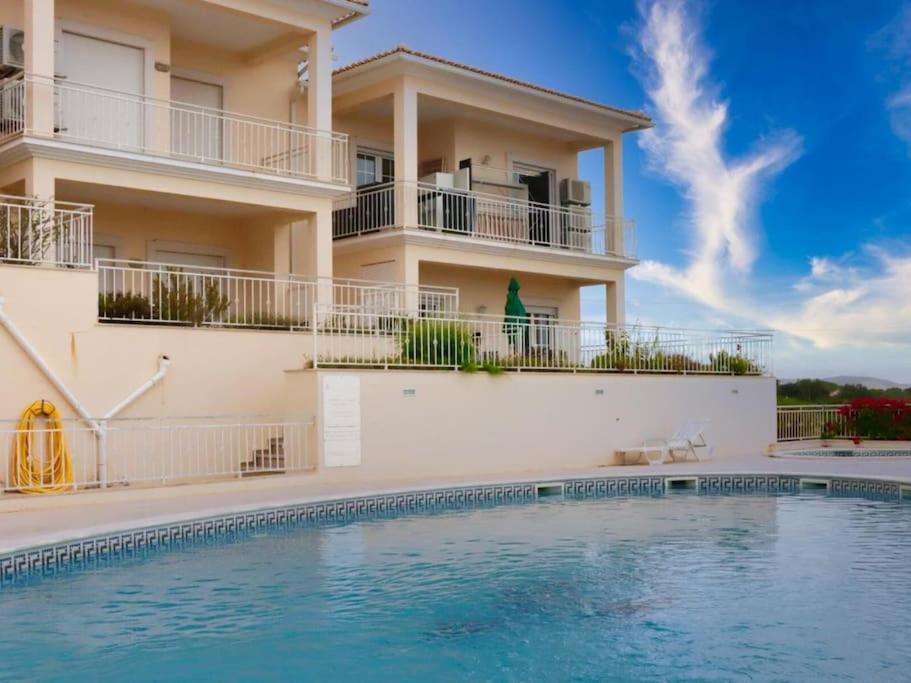 Casa de Férias Balaia Mar House - Sea View & Playground & Garage & Bbq & Albufeira