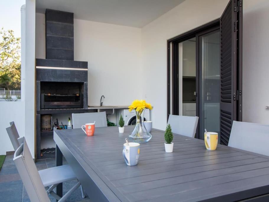 Bonjour House - Sea View & Pool And Garden & Bbq Villa *