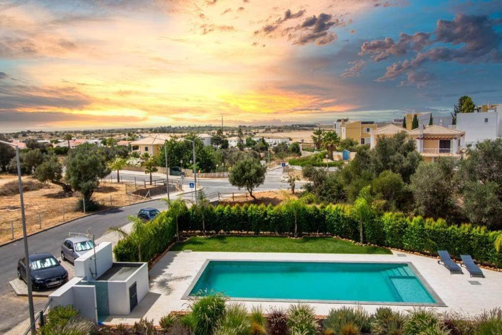 Bonjour House - Sea View & Pool And Garden & Bbq * Albufeira