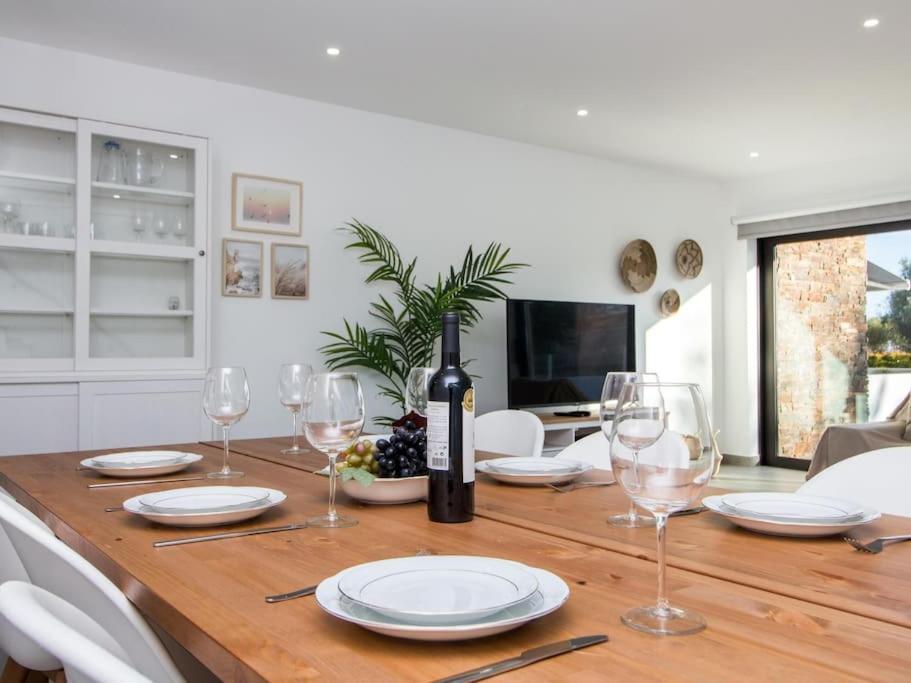 Villa Bonjour House - Sea View & Pool And Garden & Bbq *