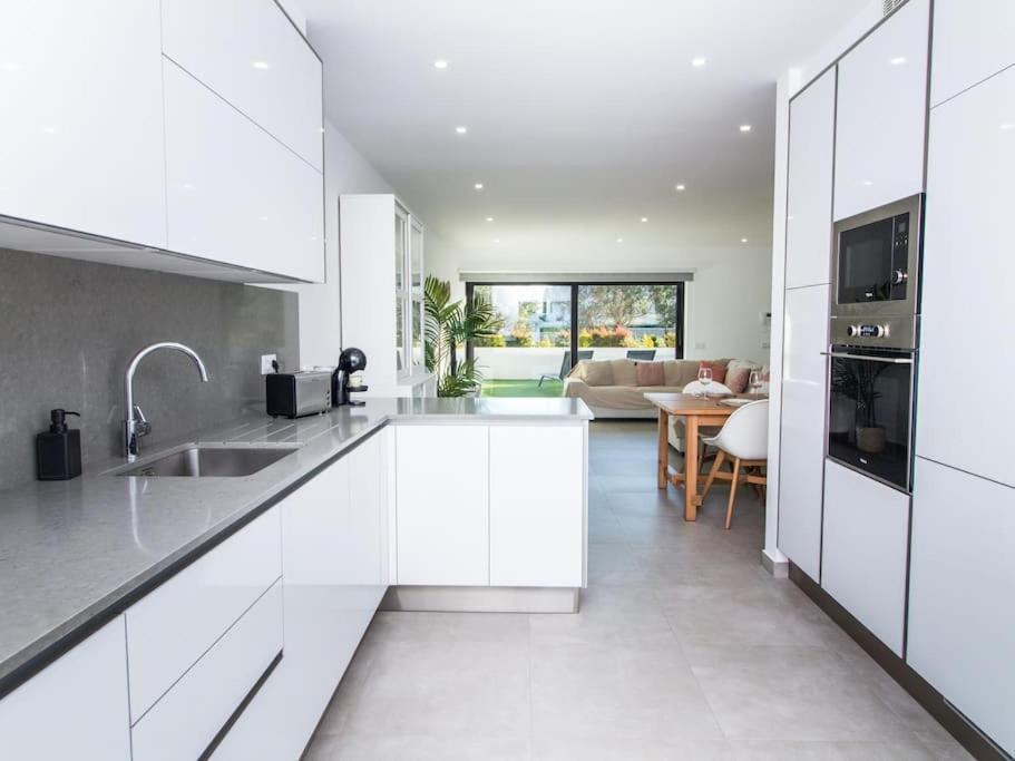 Bonjour House - Sea View & Pool And Garden & Bbq