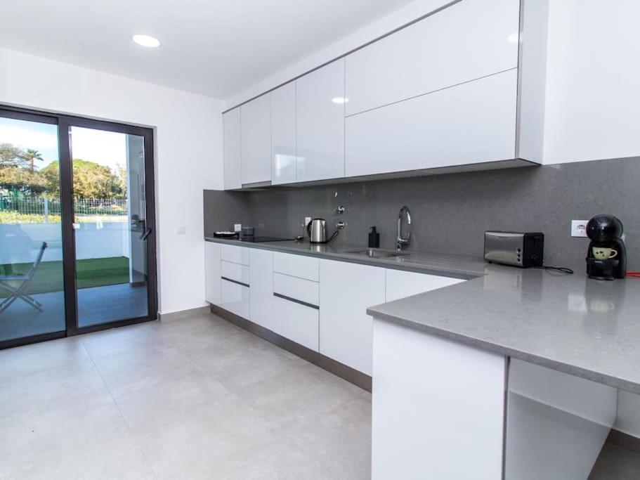 Villa Bonjour House - Sea View & Pool And Garden & Bbq