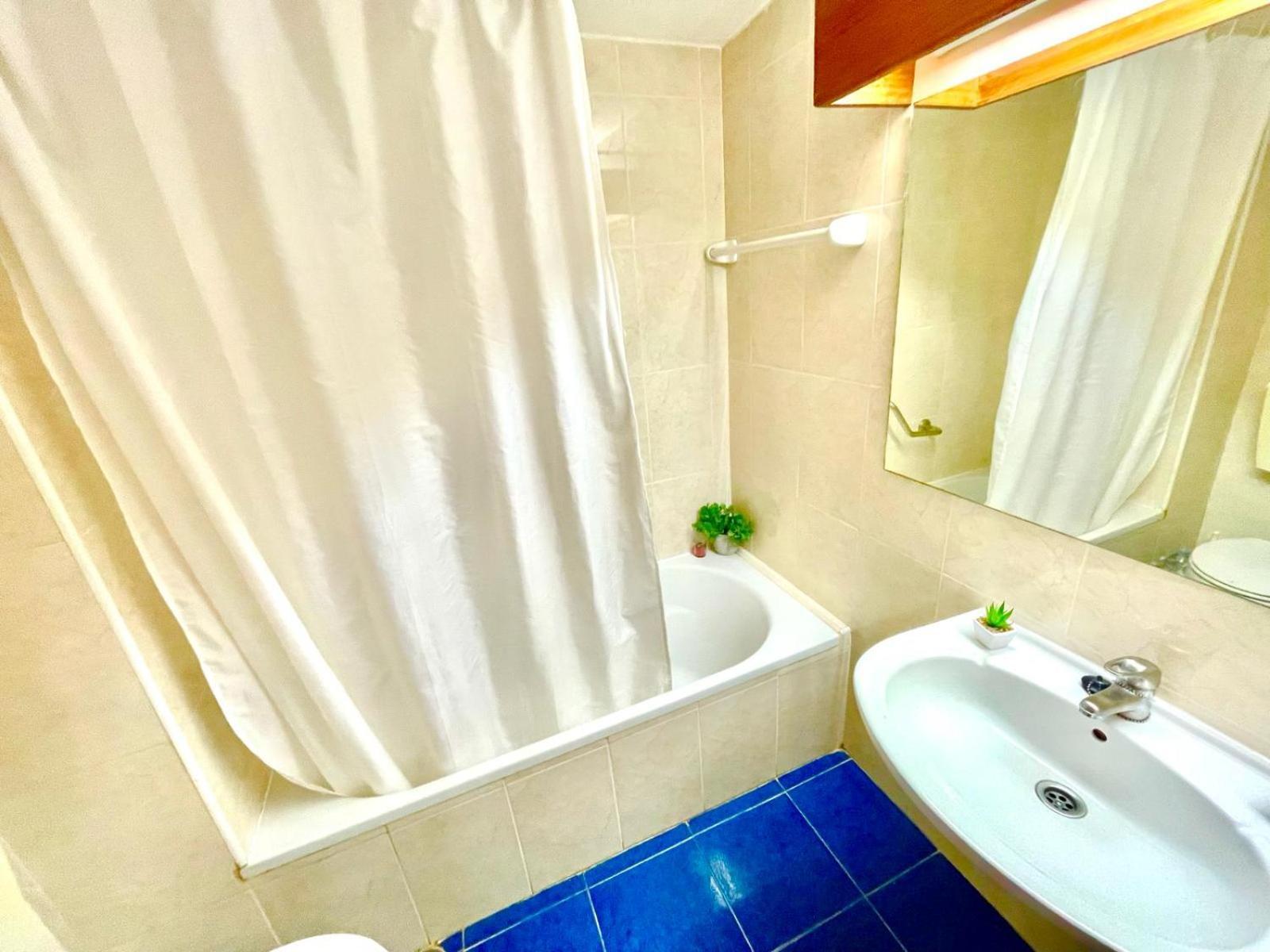 T1, Da Oura Apartment *