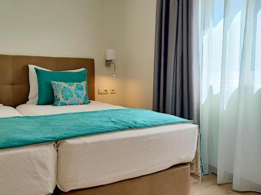 Sol V - Pool And Garden & Gym & Pousada Albufeira