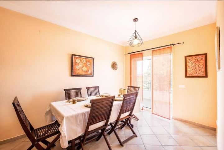 Holiday home Alfarmar - Pool, Only A Few Minutes Away *