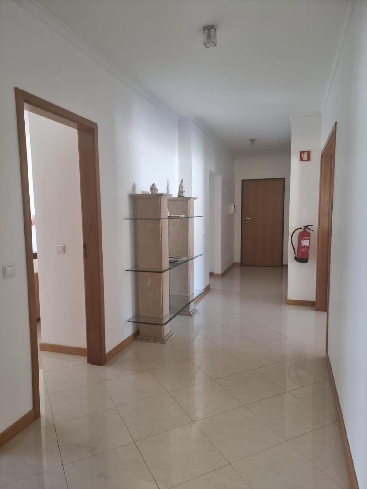 Apart. T2 Baixa