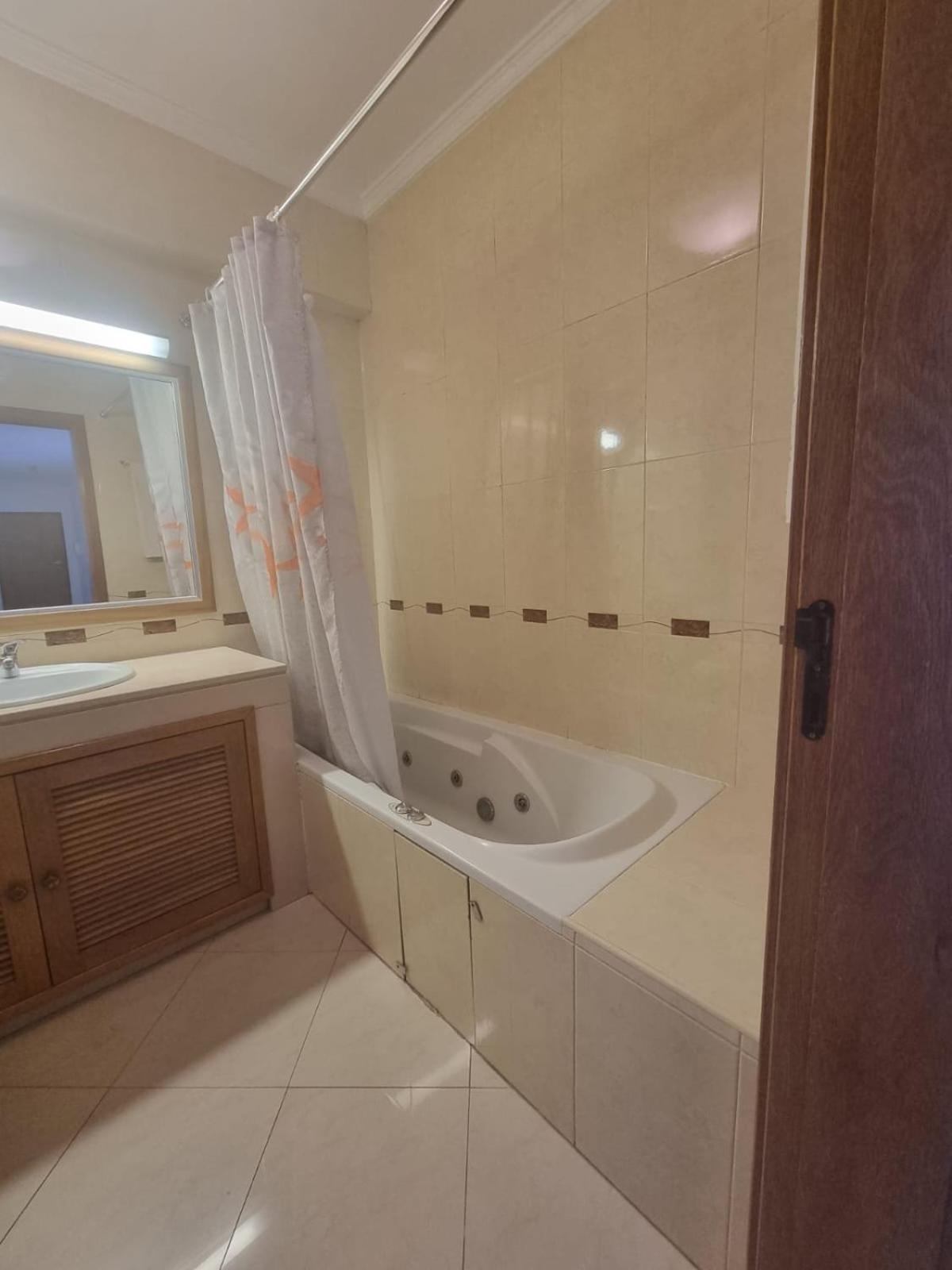 Apart. T2 Baixa Albufeira
