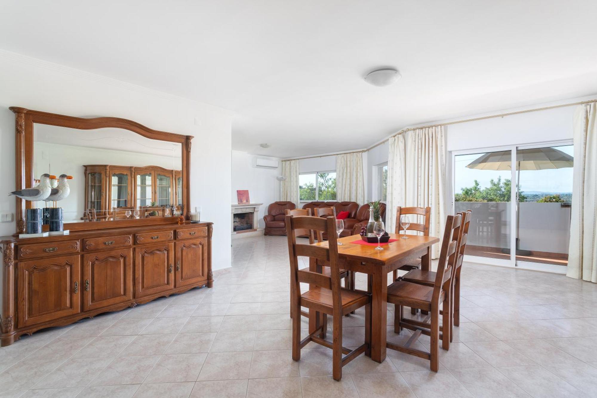 Apartment Homes Large Fully Equipped With 2 Bedrooms, Swimming Pool & Patio