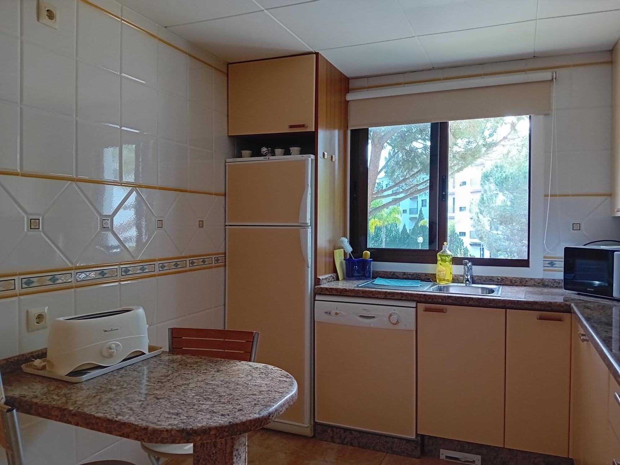 Apartment 6 B *