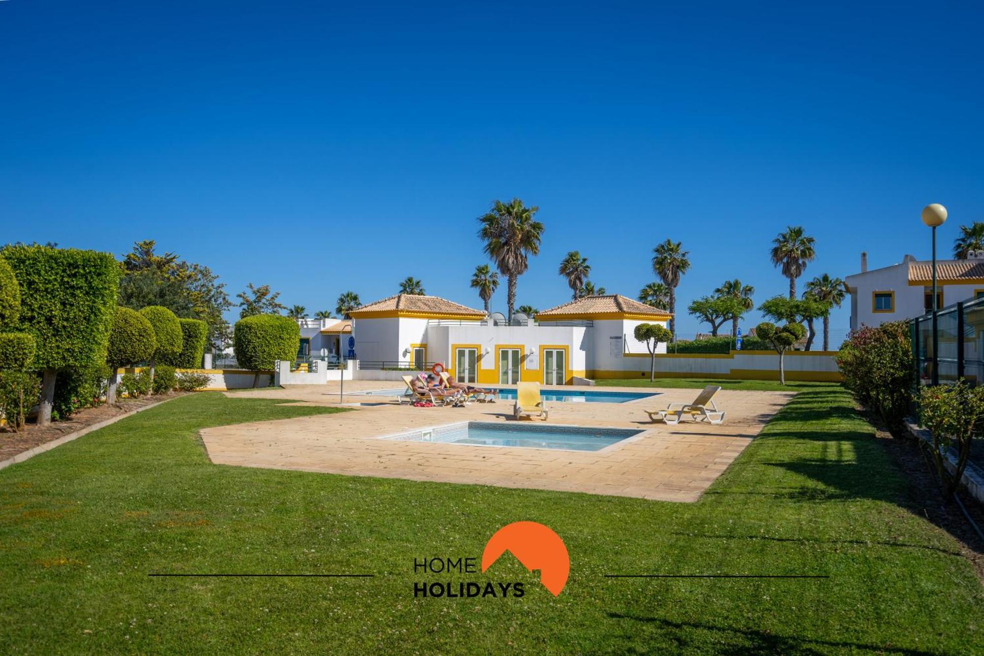 #225 Fraccao G By Holidays *