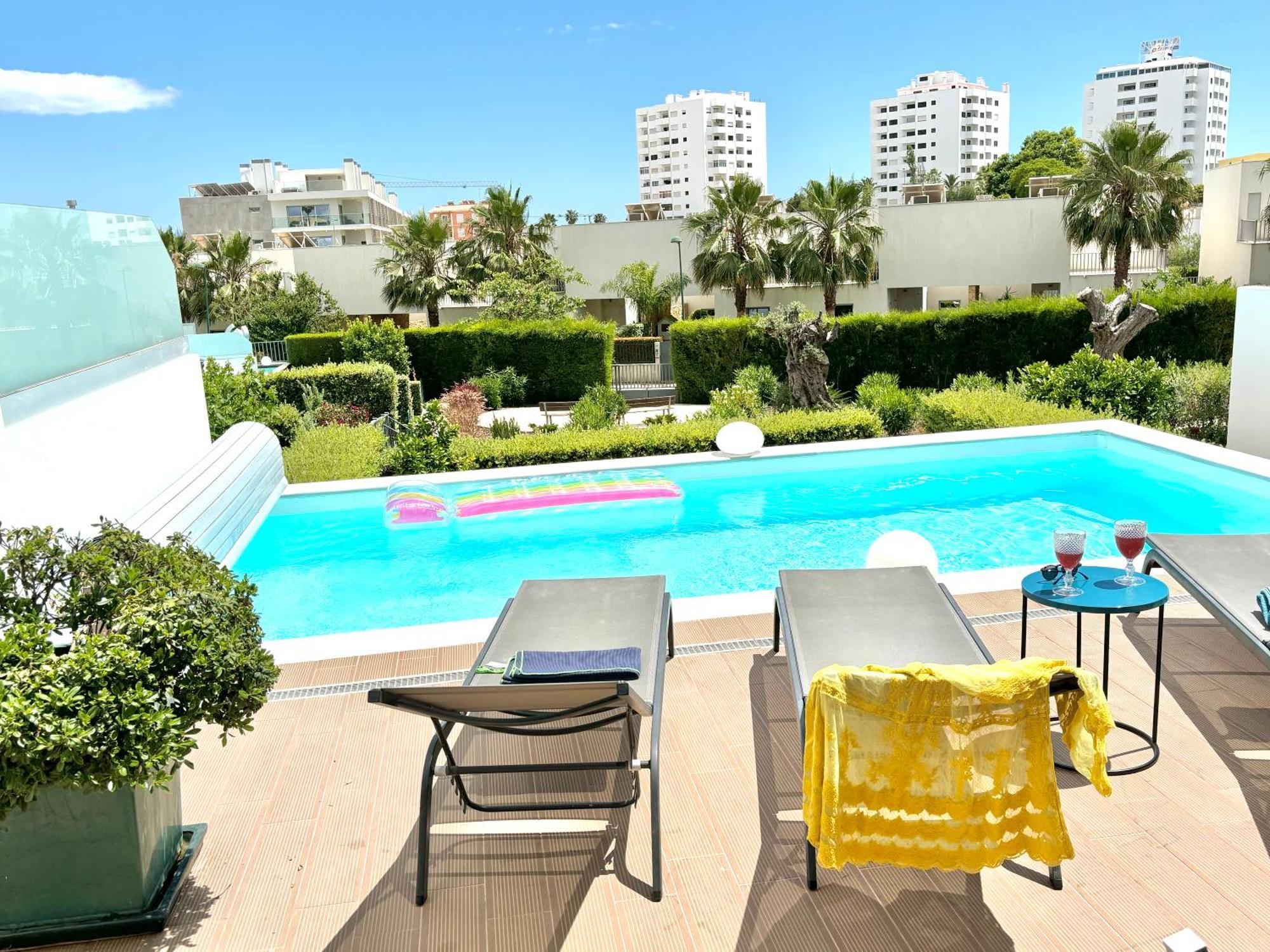 Luxury & Private Heatable Pool In Villa