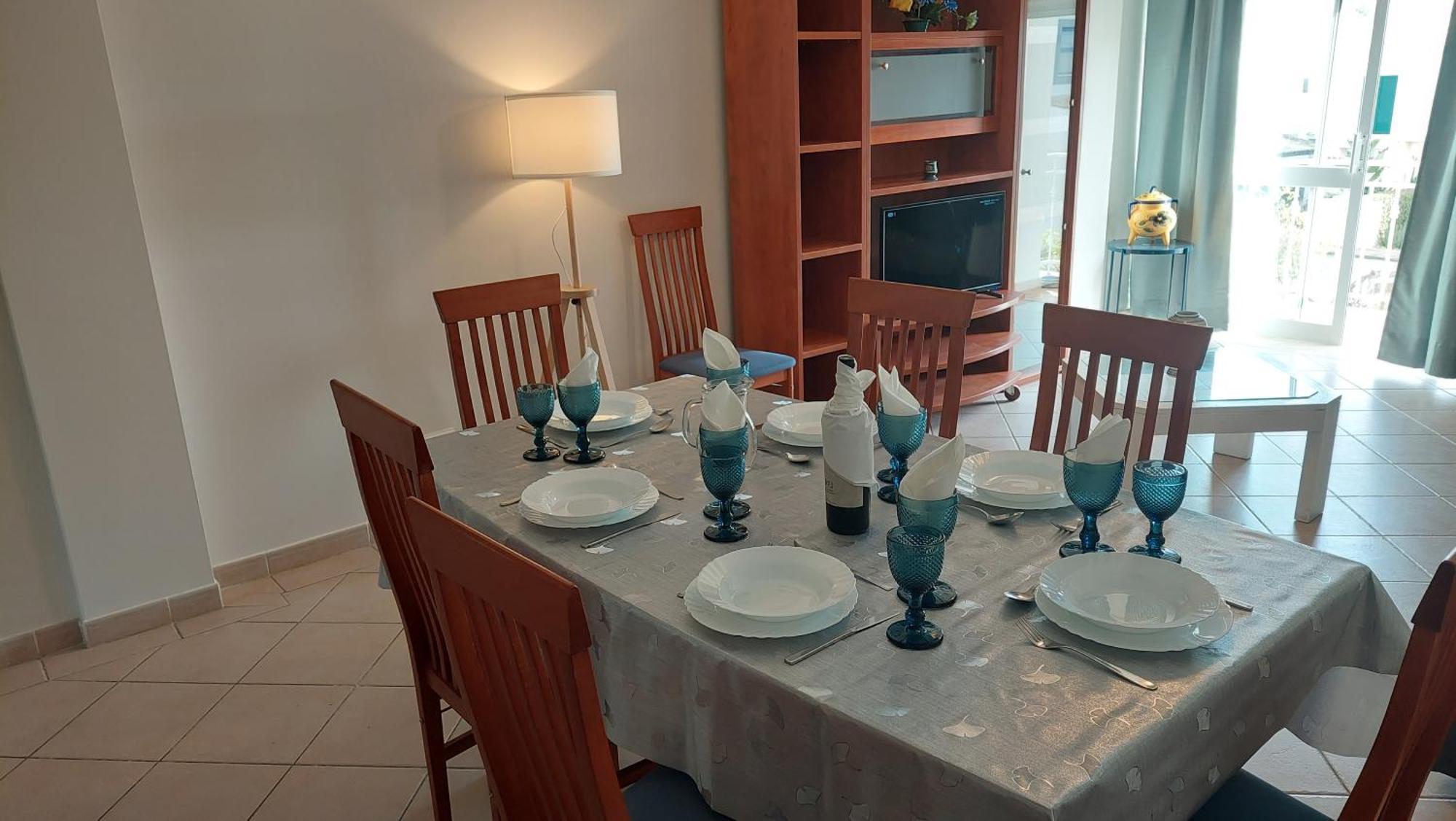 Oura Beachside Retreat: Pool, Wi-fi & Location * Albufeira
