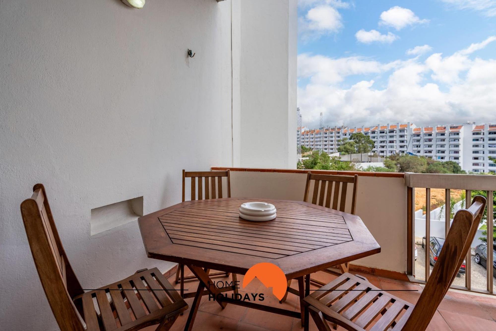 #212 Magna 106b By Holidays Apartment