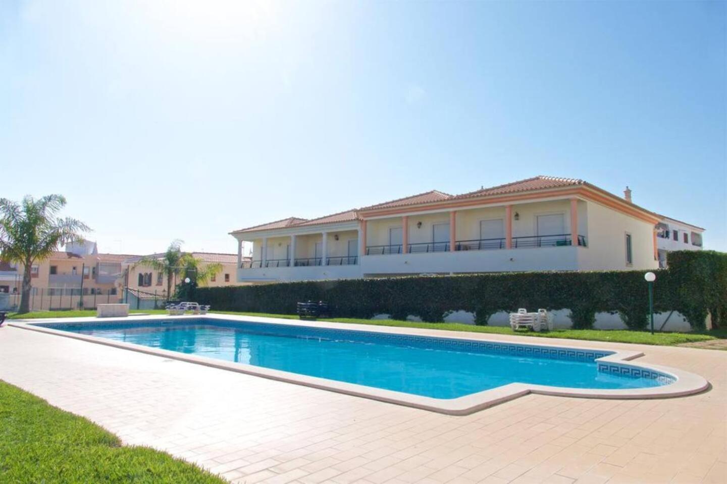 Avec Piscine