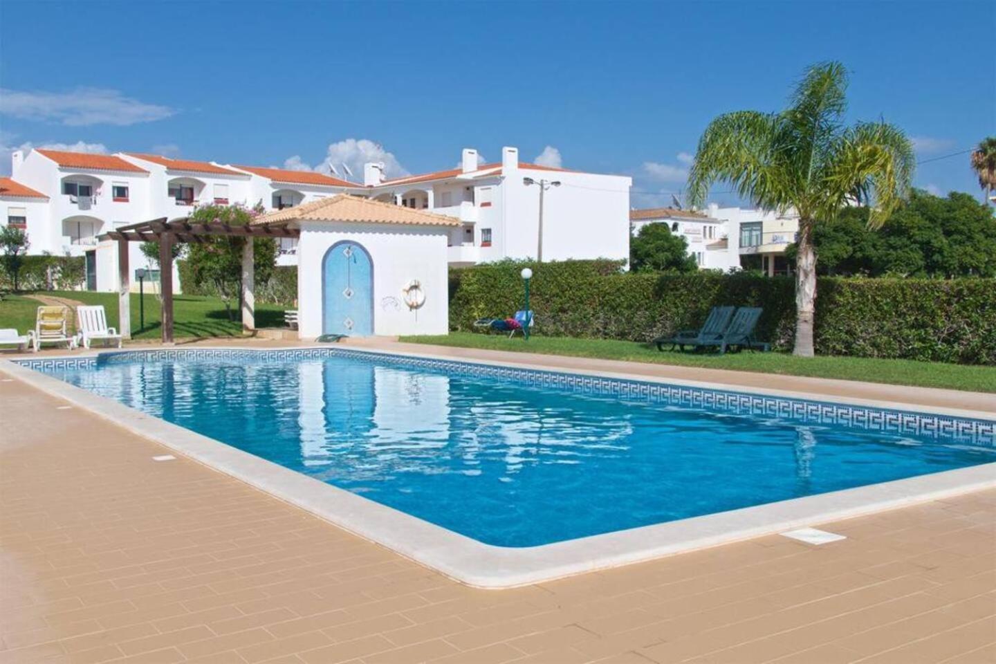 Avec Piscine Apartment