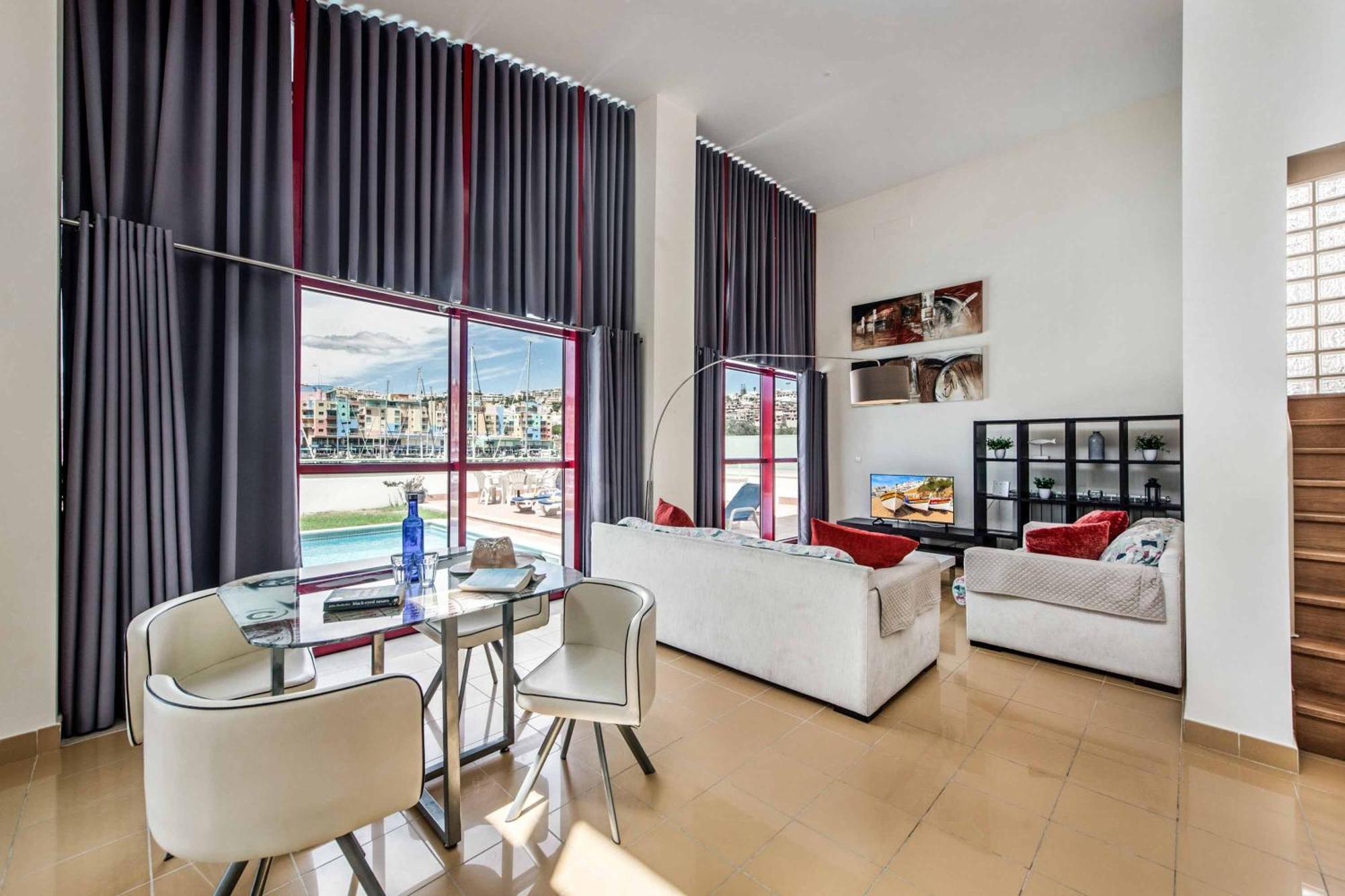 Villa Malibu Marina