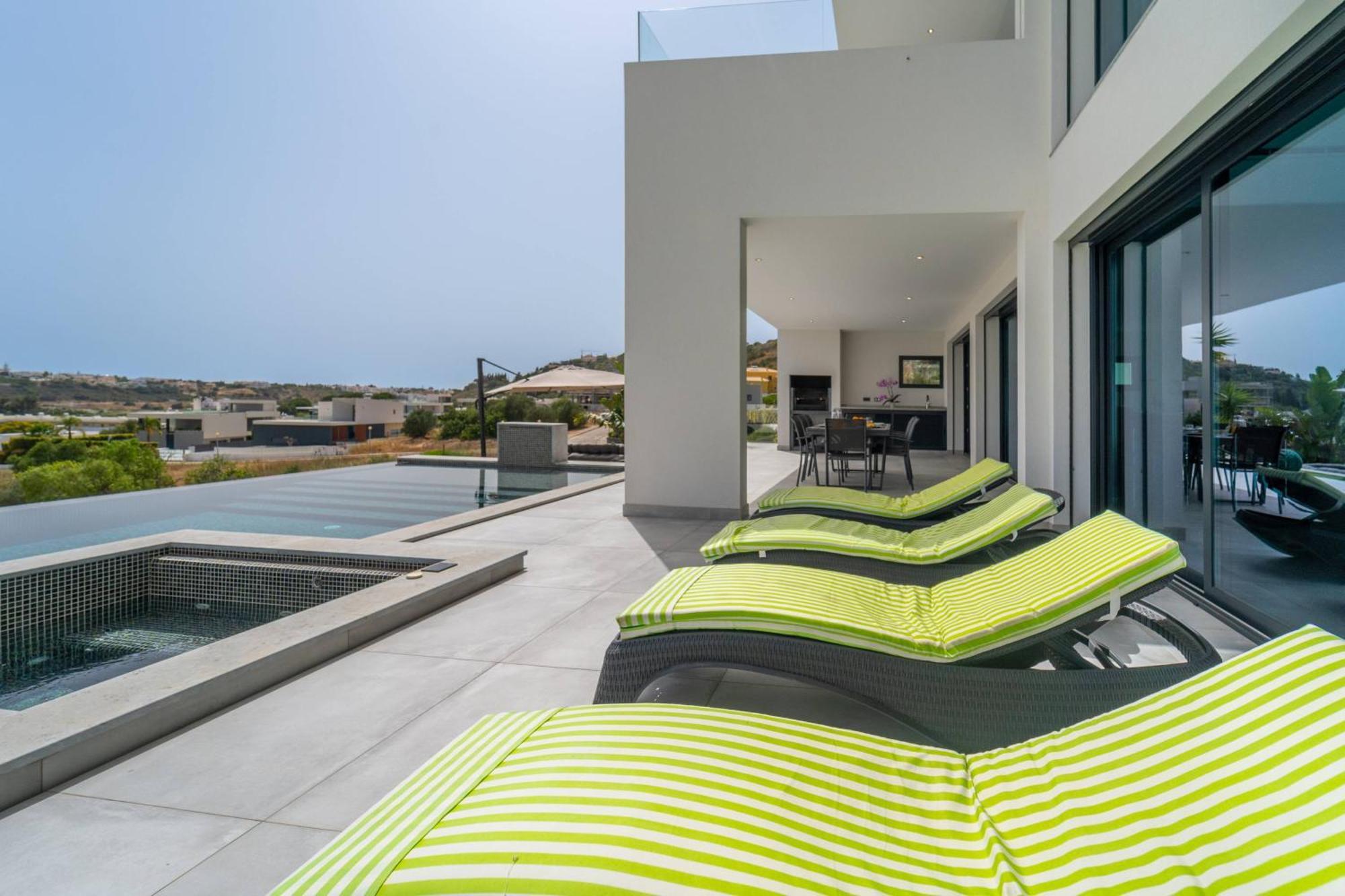 Villa Amendoeiras By Hellovacations *
