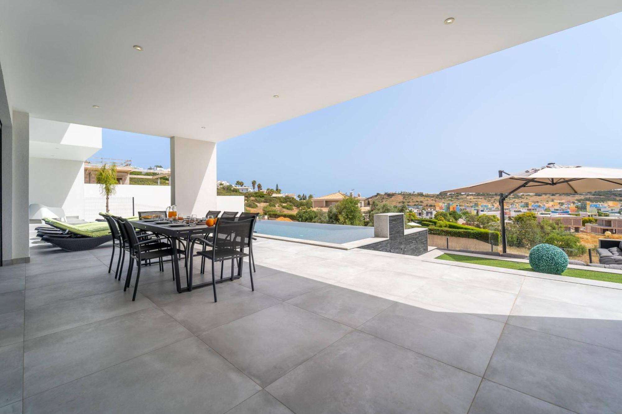 Amendoeiras By Hellovacations Villa