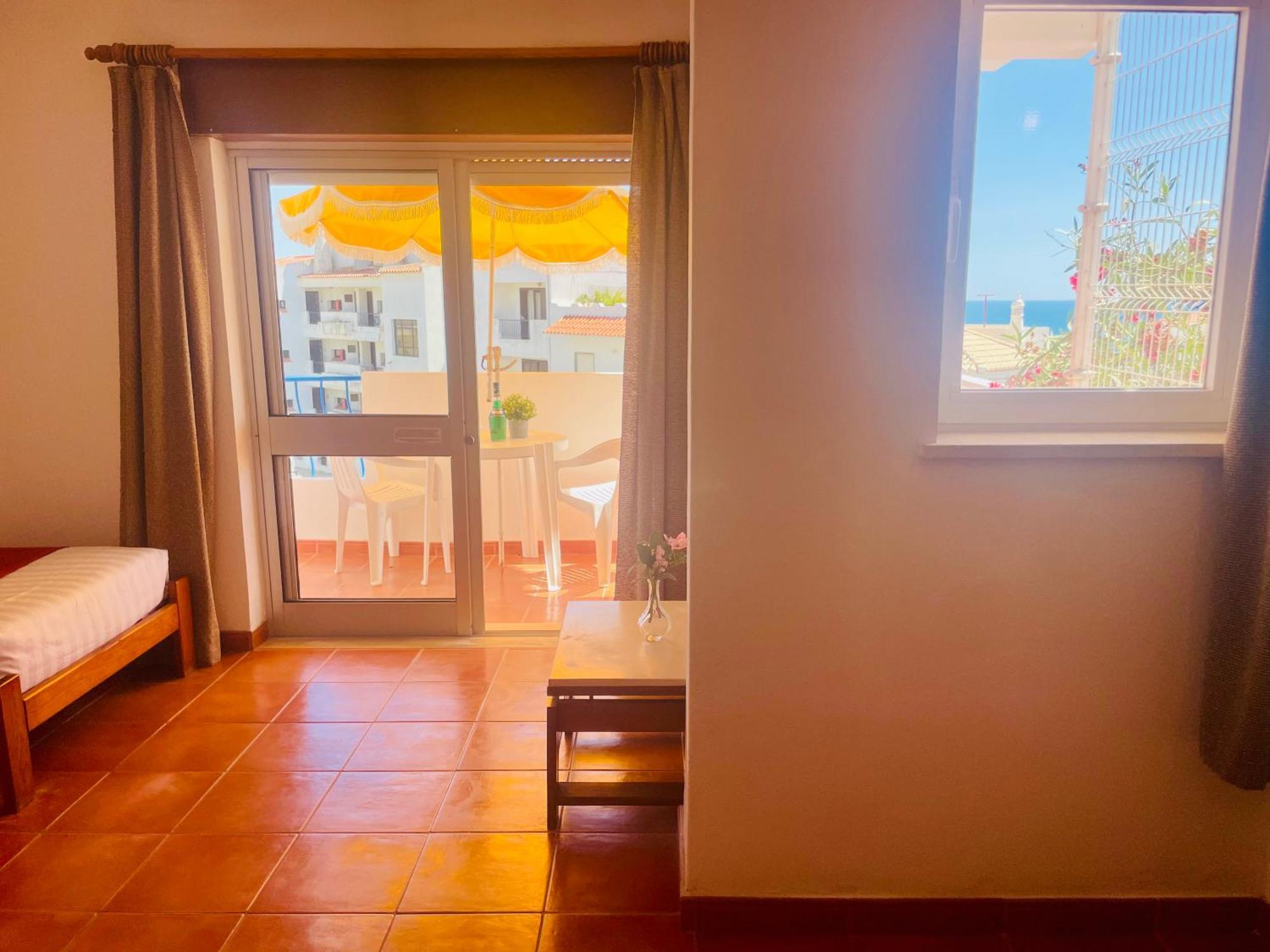 Bela Guest house *