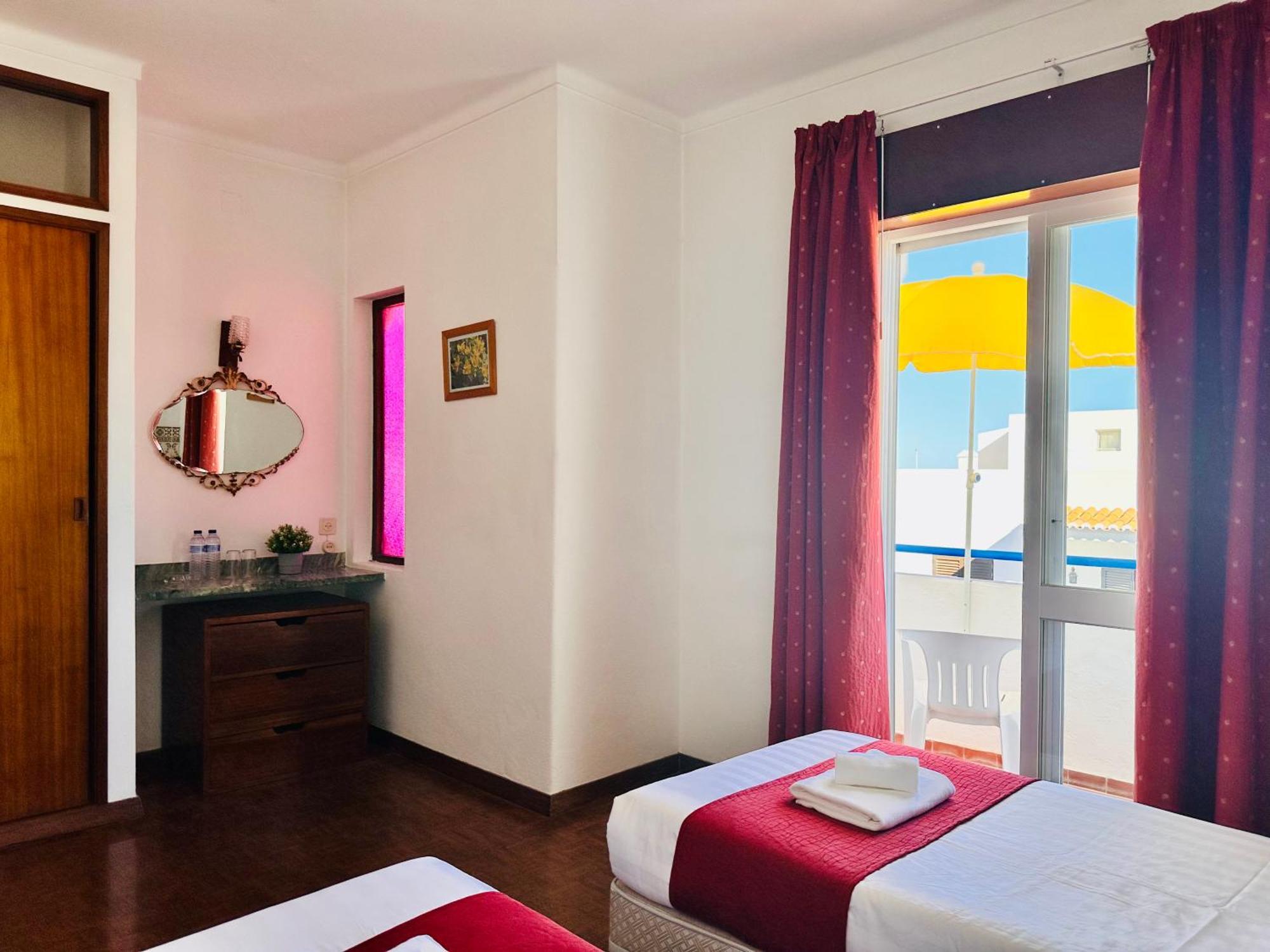 Guest house Bela *