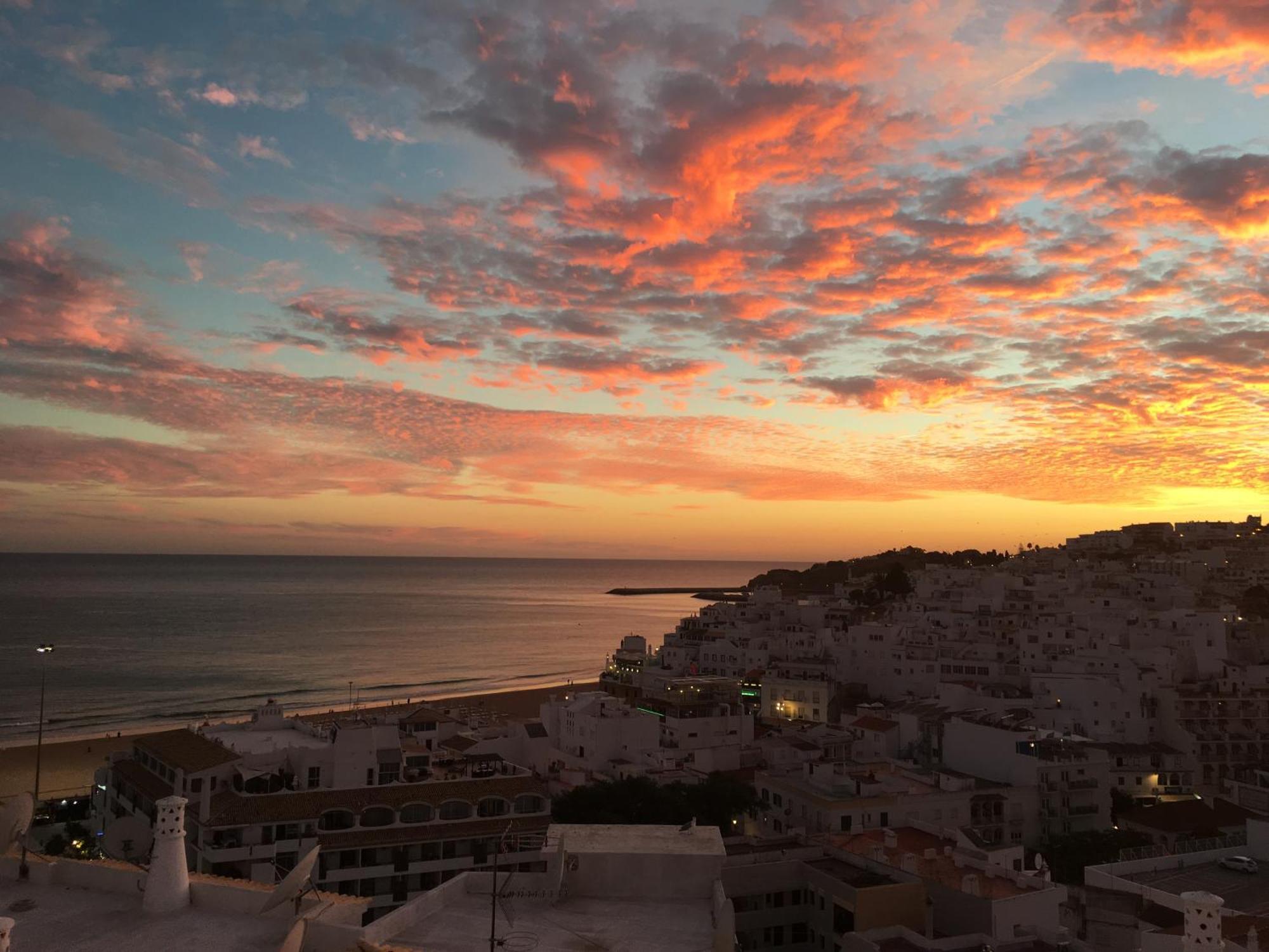 Fantastic View Over The Sea Apartment