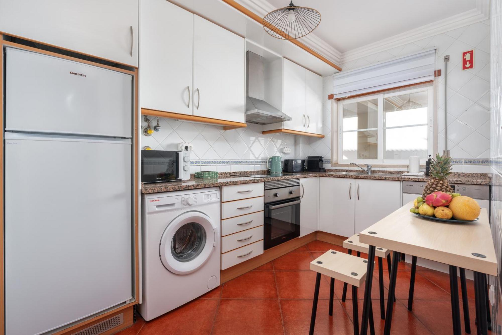 Apartment Homes With Cozy Terrace & 2 Swimming Pools Near The Heart Albufeira