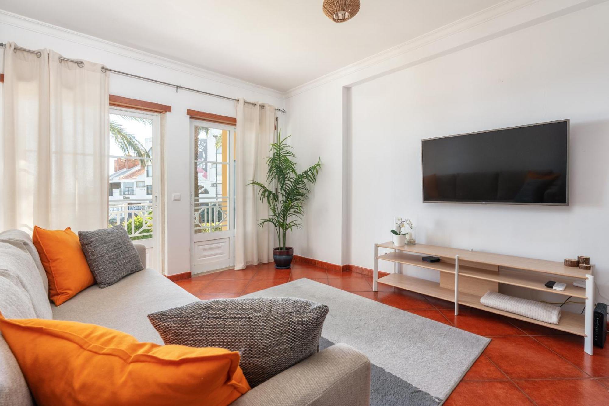 Apartment Homes With Cozy Terrace & 2 Swimming Pools Near The Heart Albufeira
