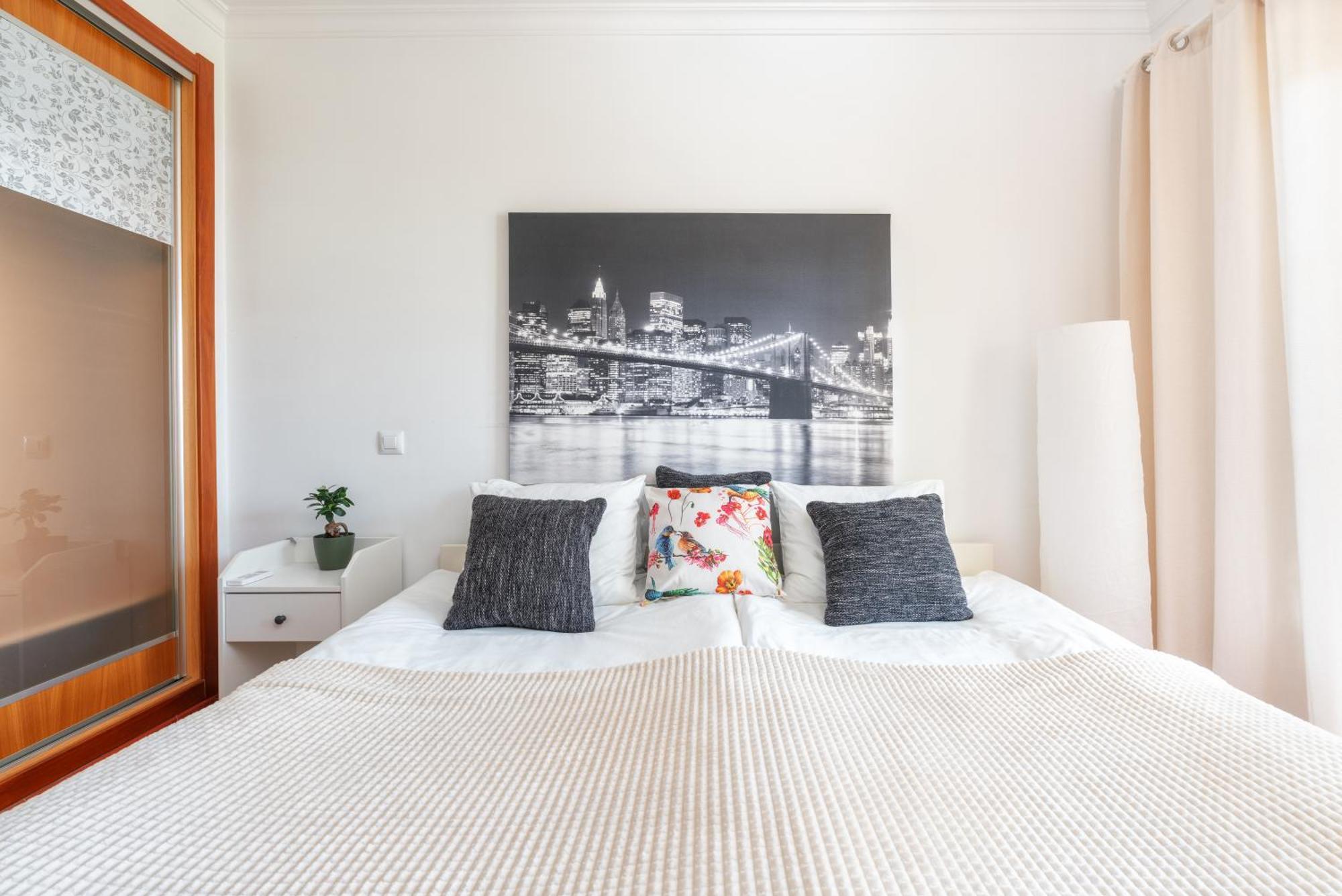 Apartment Homes With Cozy Terrace & 2 Swimming Pools Near The Heart