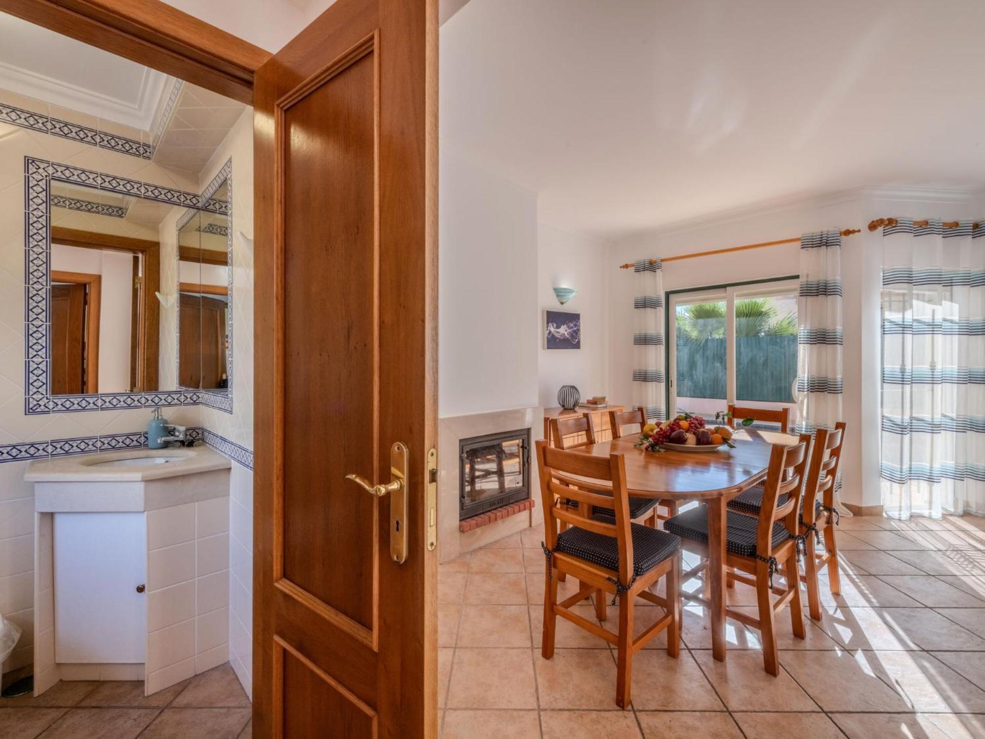 V3 Aguia M By Interhome