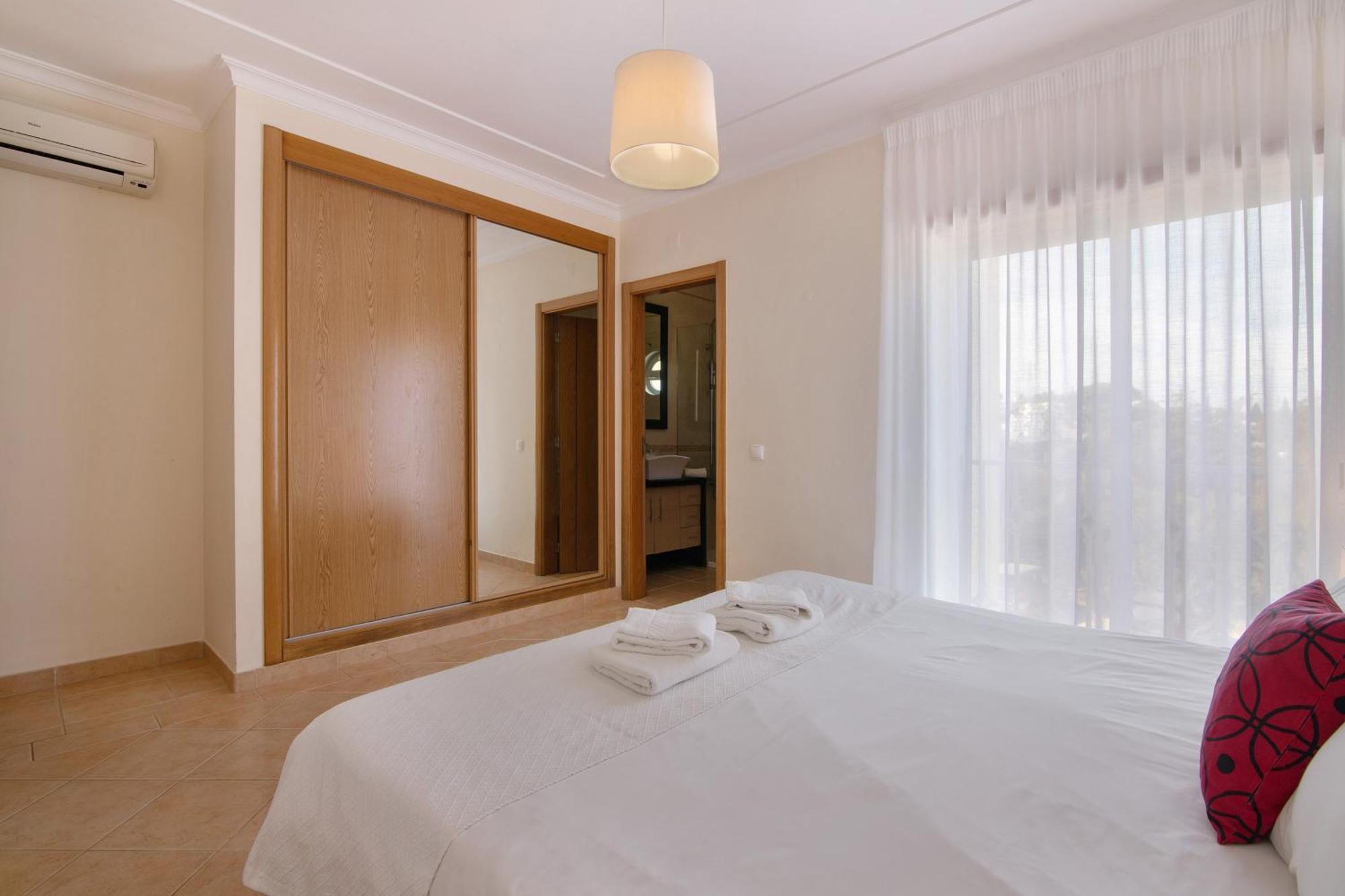 Thiago Holidays Apartment *