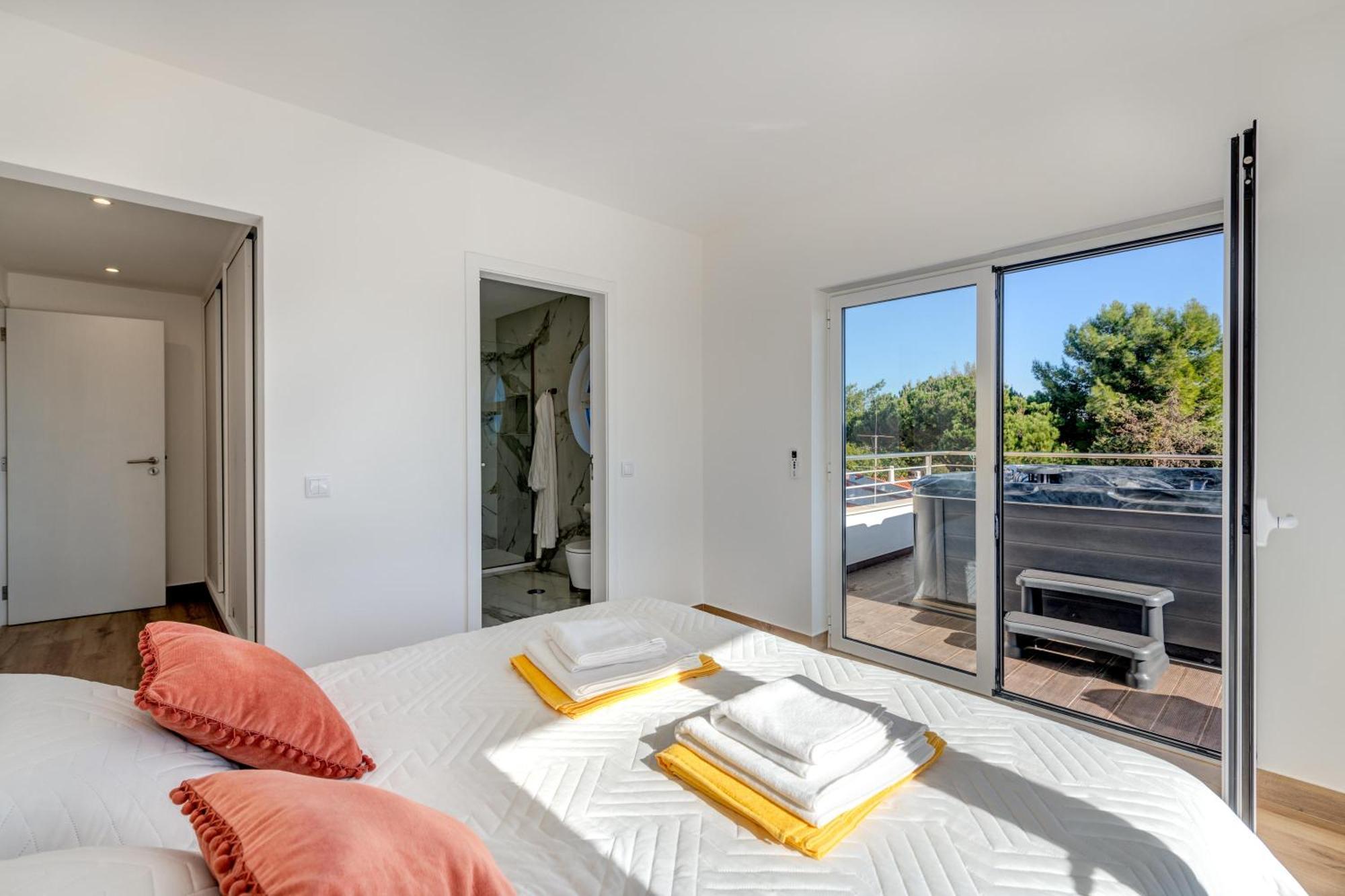 Ocean Drive - Oura - Jacuzzi - By Bedzy Albufeira
