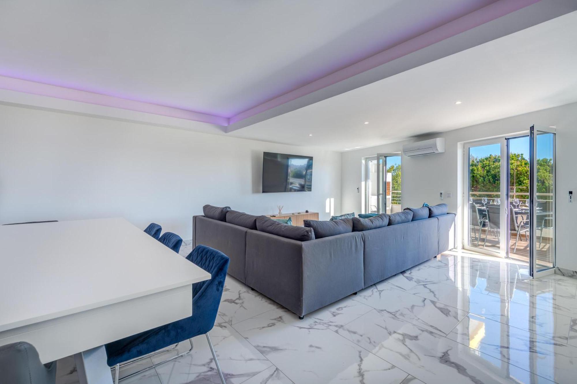 Ocean Drive - Oura - Jacuzzi - By Bedzy Apartment