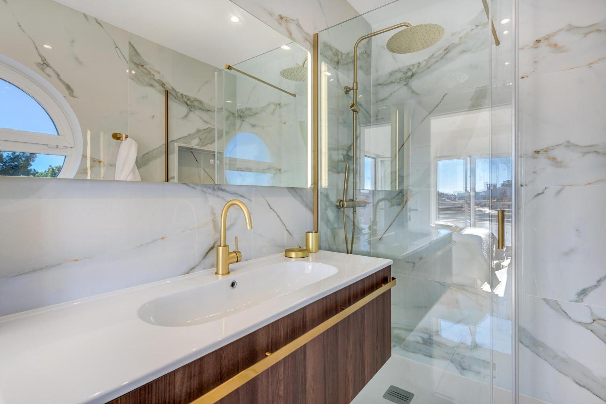 Ocean Drive - Oura - Jacuzzi - By Bedzy Apartment