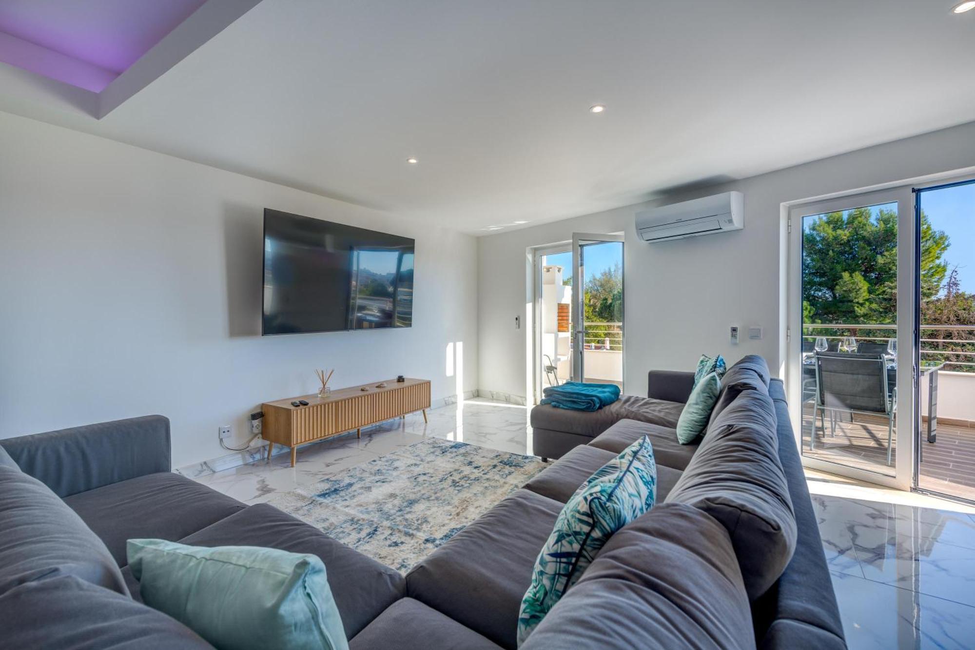 Ocean Drive - Oura - Jacuzzi - By Bedzy Apartment