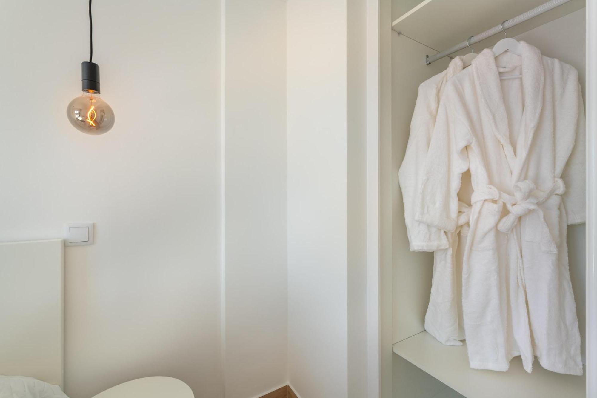 Ocean Drive - Oura - Jacuzzi - By Bedzy Apartment