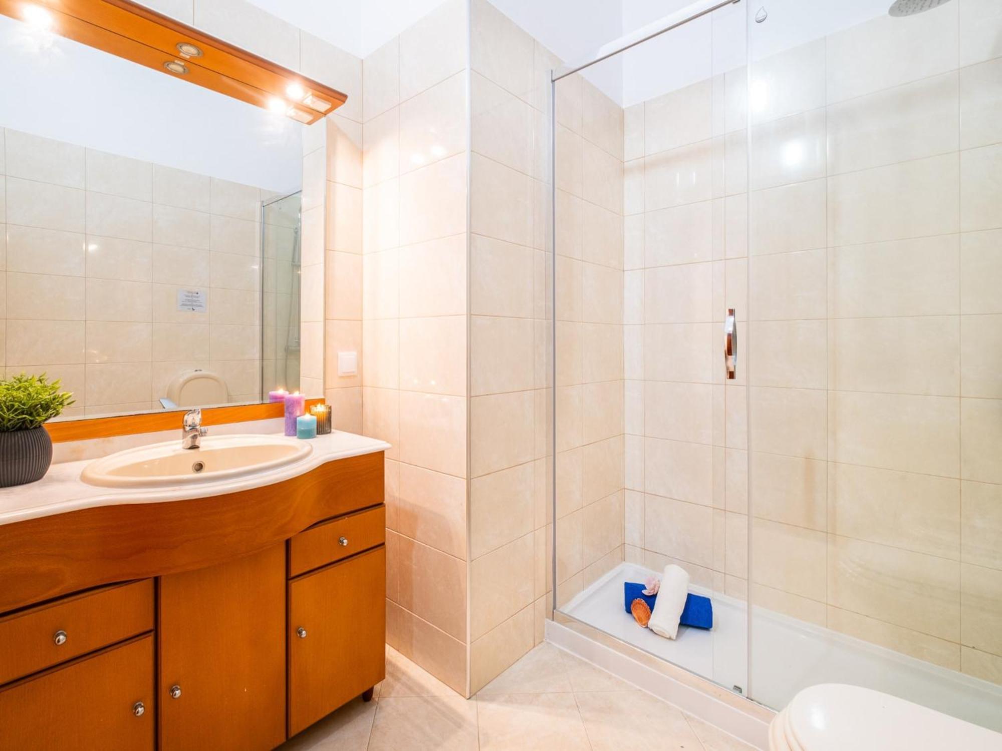 Charming W Private Pool, Wi-fi, A C, Bbq Villa