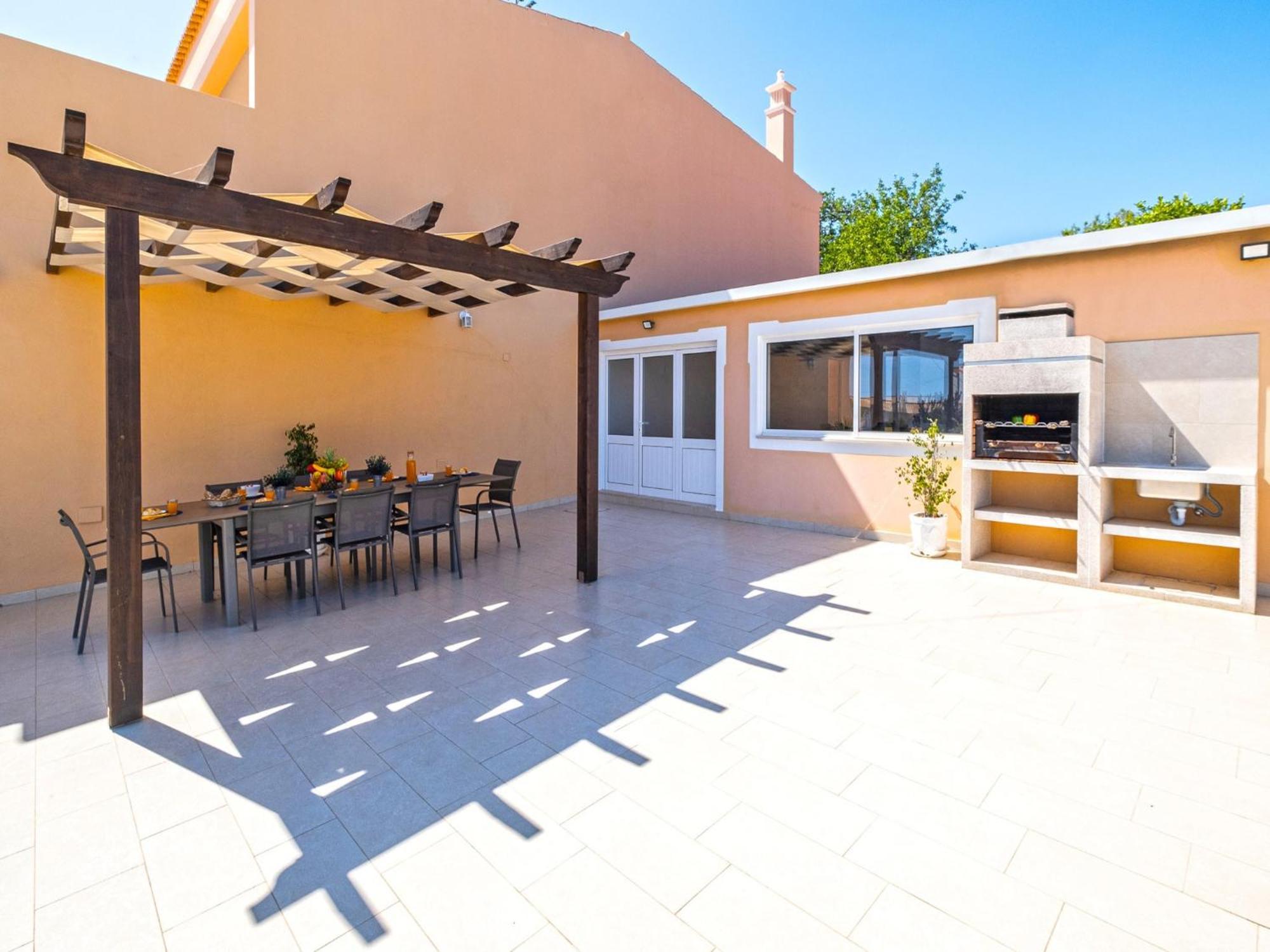 Villa Charming W Private Pool, Wi-fi, A C, Bbq