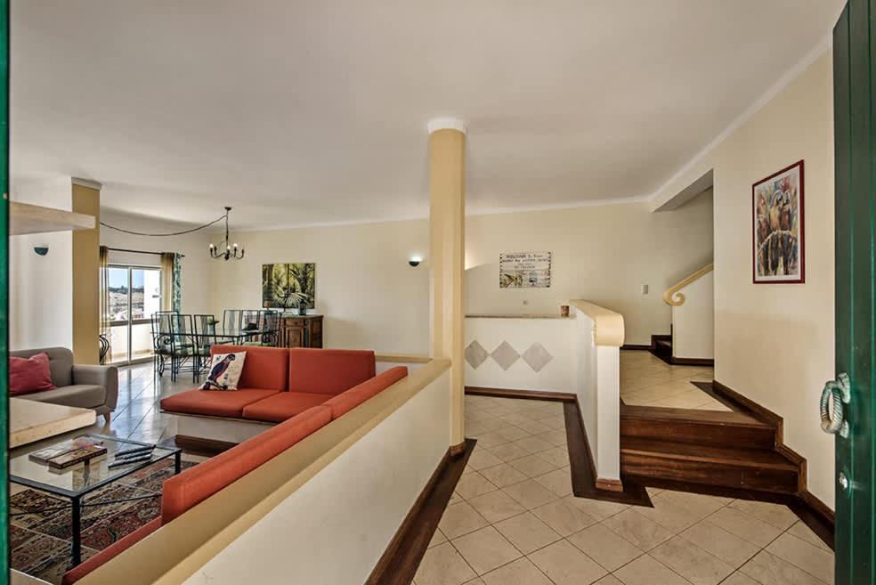 Casa de férias Almanda - Spacious Perfectly Located Between Marina And The Old Town Albufeira