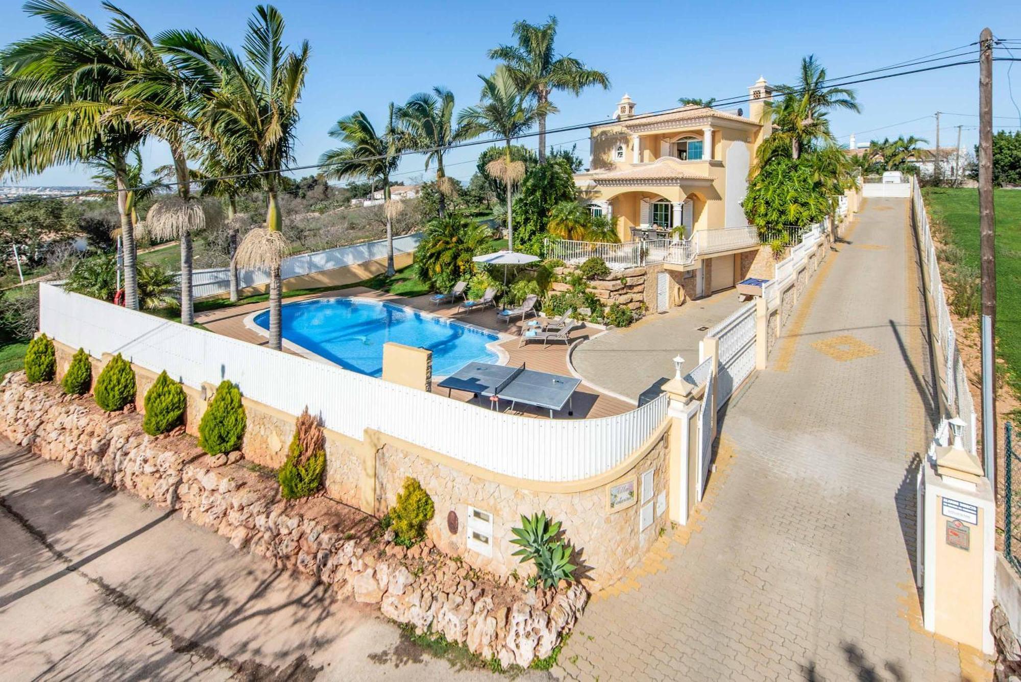 Caty Catarina Villa