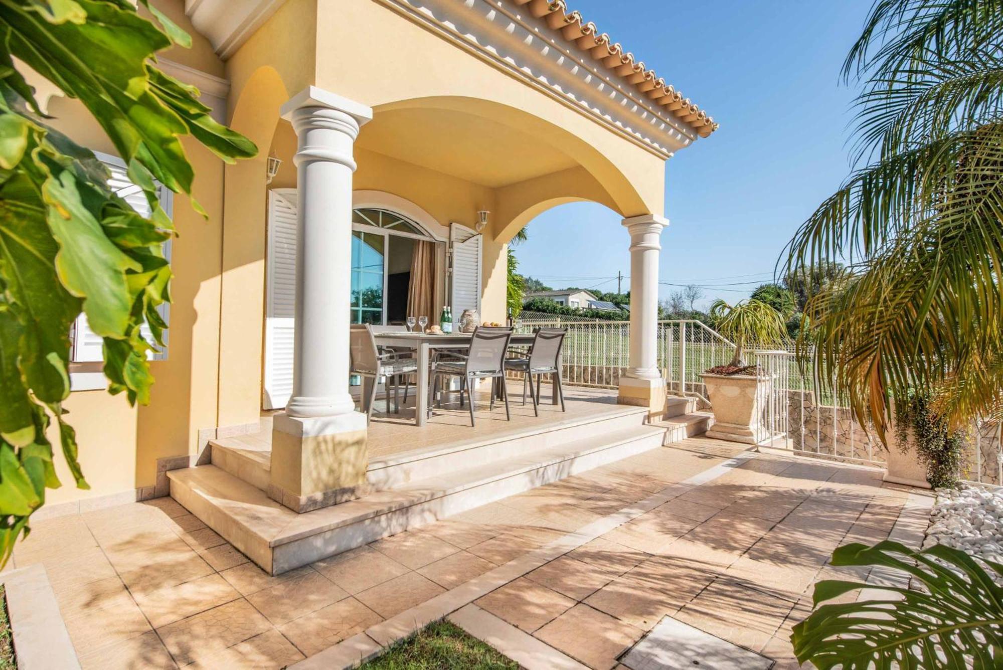 Caty Catarina Villa