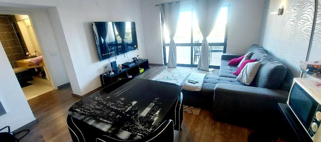 Apartment Spot Com Piscinas Exteriores E Interior! *