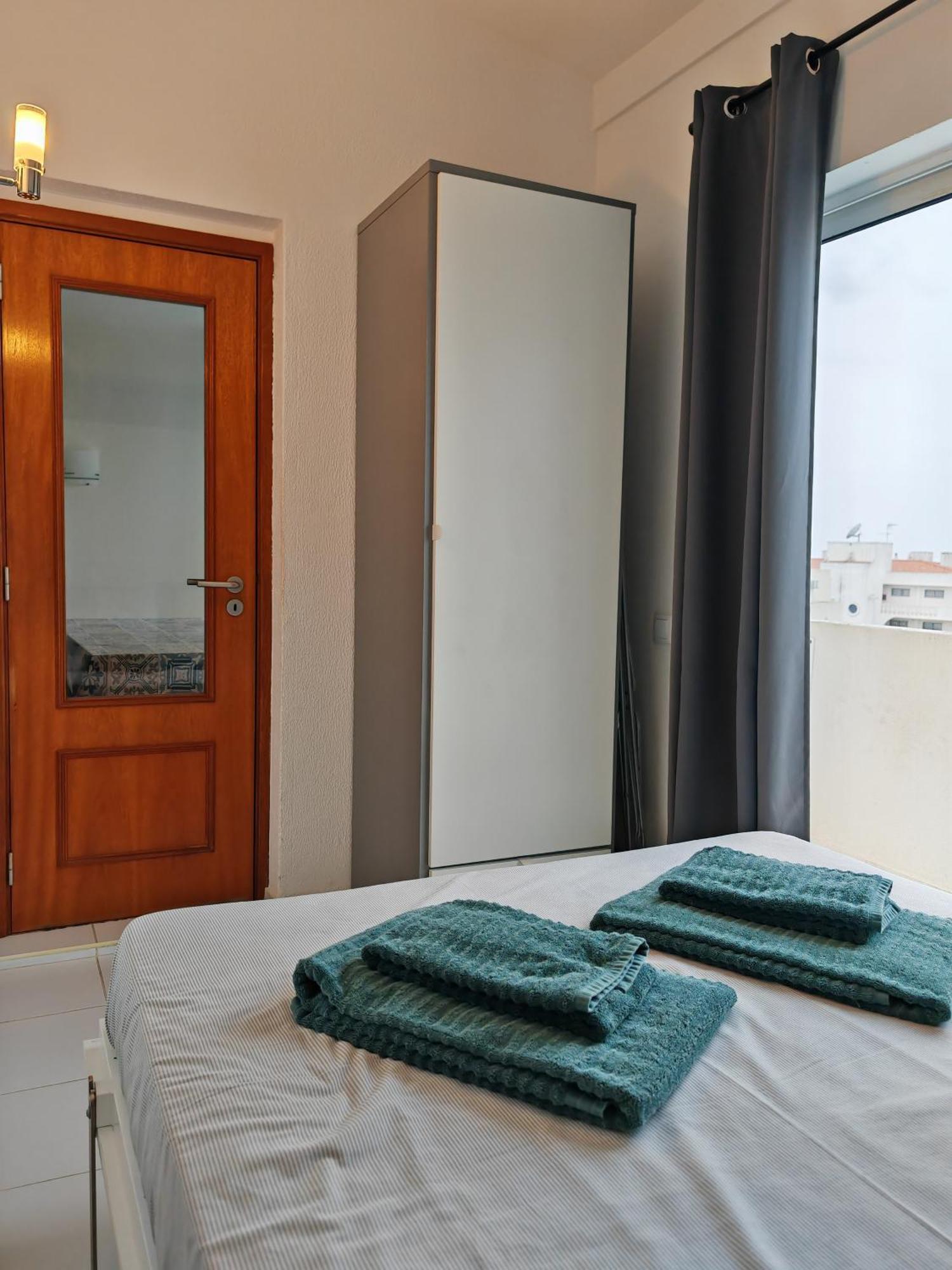 Oura Com Piscina E Vista Mar Albufeira