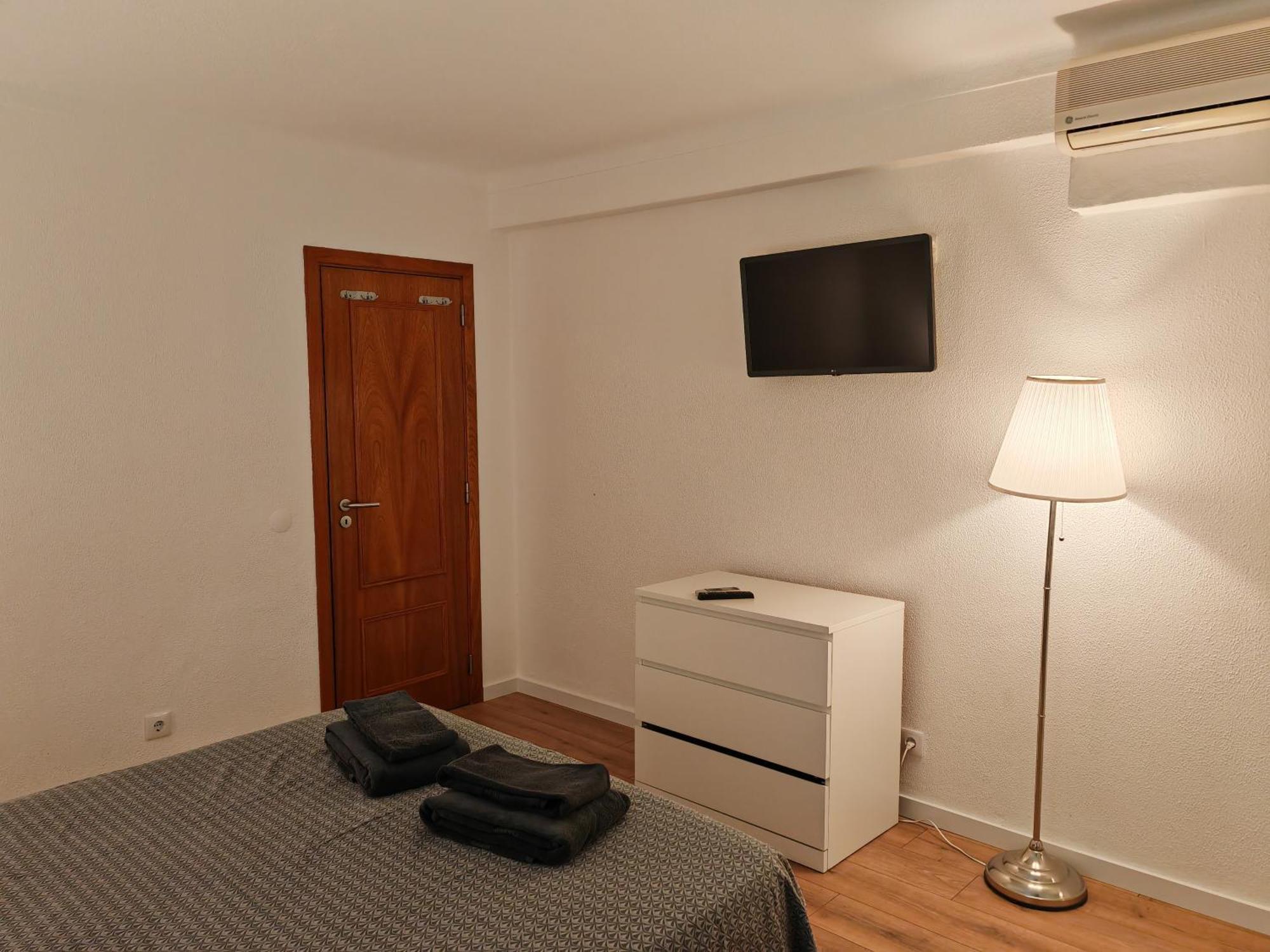 Apartment Oura Com Piscina E Vista Mar