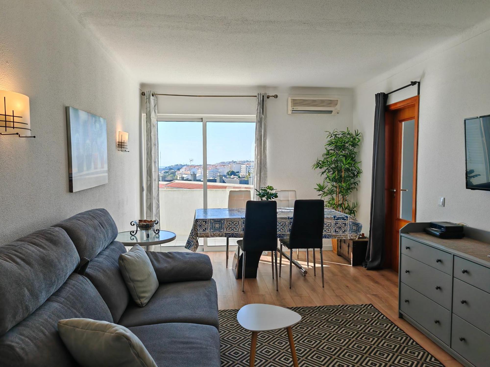 Oura Com Piscina E Vista Mar Apartment *