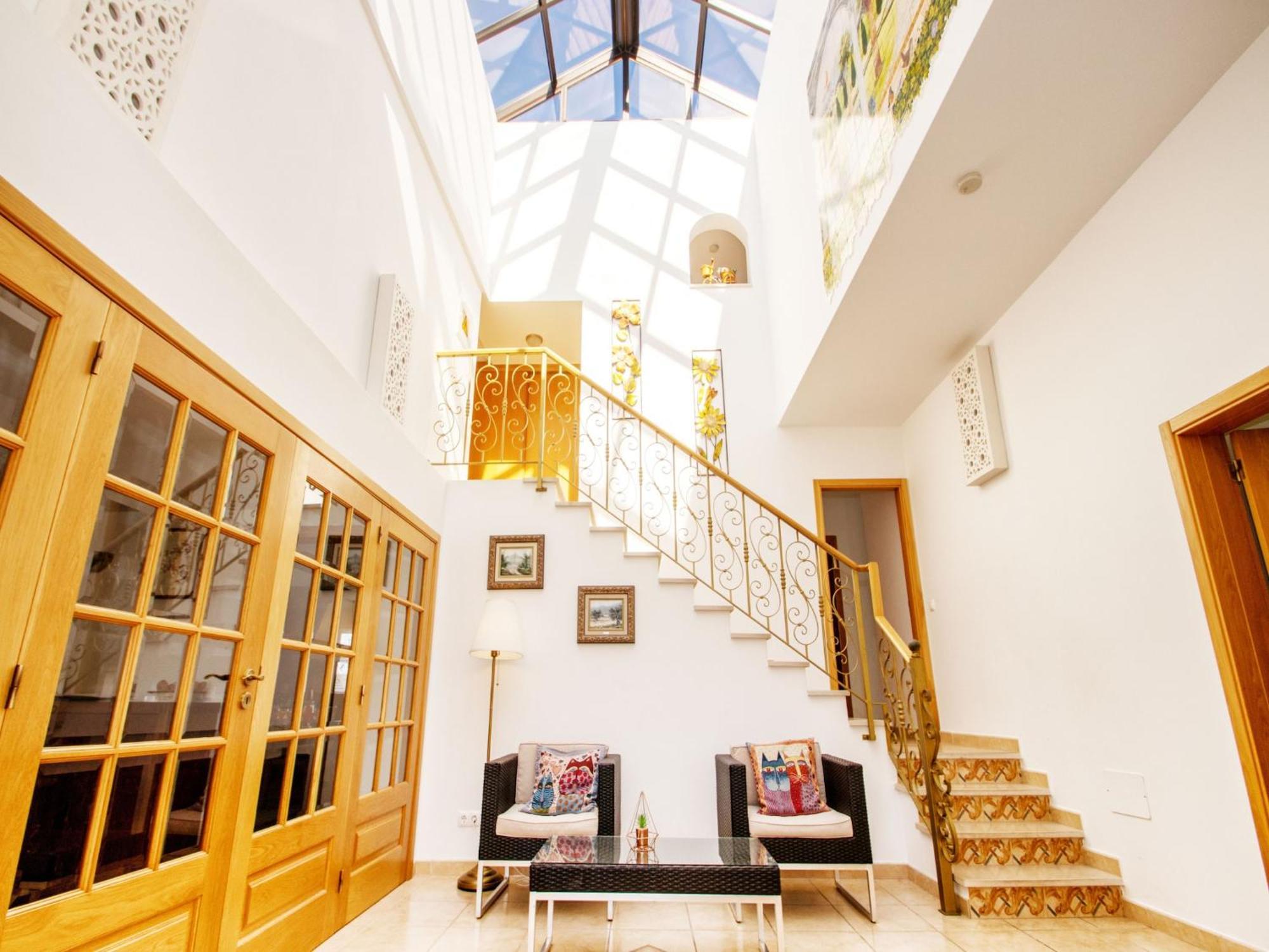 Villa Spacious In